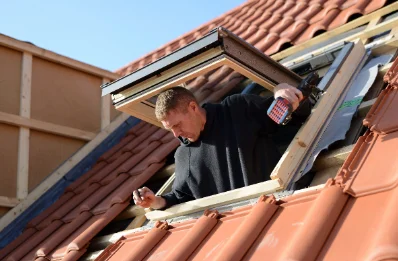 Pose de fenêtres de toit Velux à Corbère